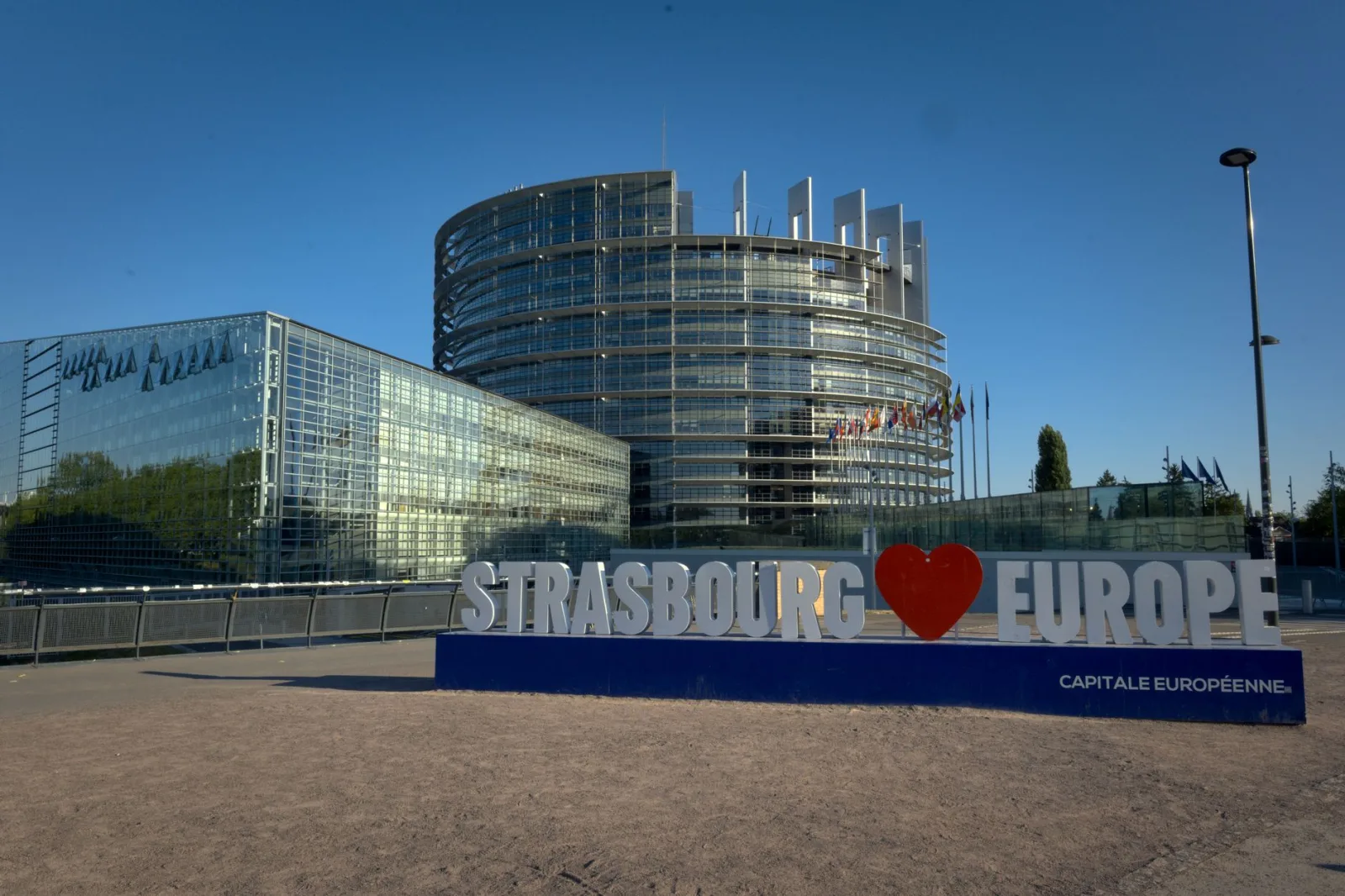 Битка за властта в Европарламента: Какво предстои след лятото?