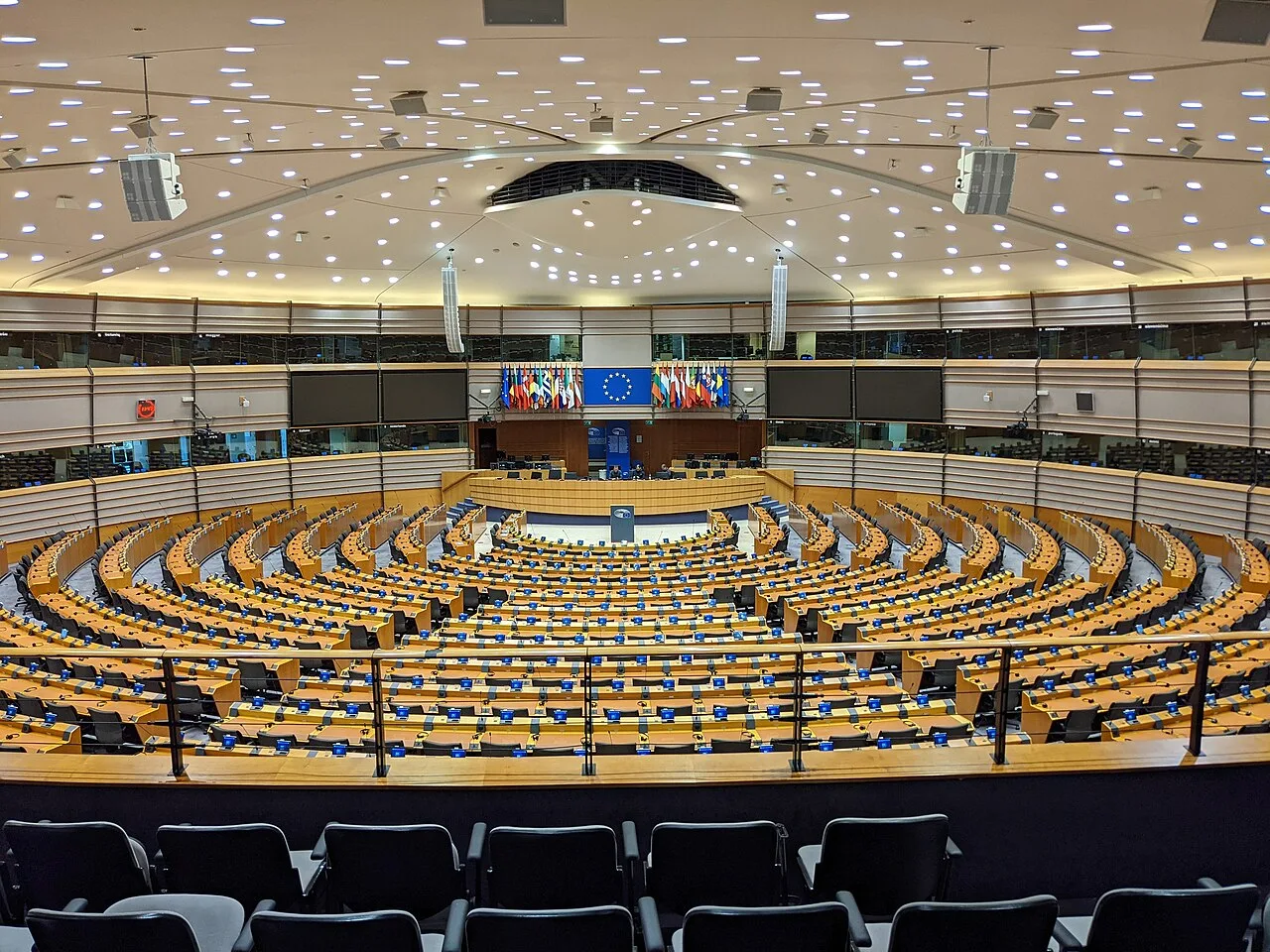 Европарламентът даде зелена светлина за преговори за въвеждане на дигитално евро